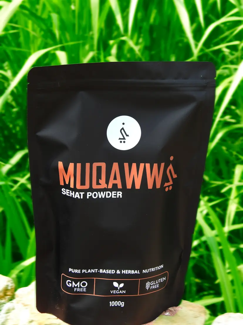 Muqawwi pouch in green grass